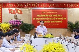 NA Chairman Vuong Dinh Hue speaks at the event (Photo: VNA)