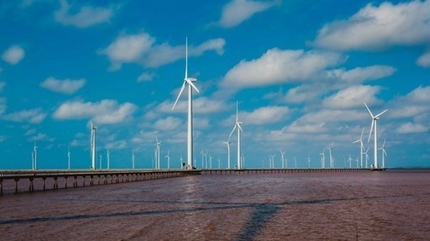 The development of offshore wind power is believed to bring about sustainable benefits (Photo: VNA)