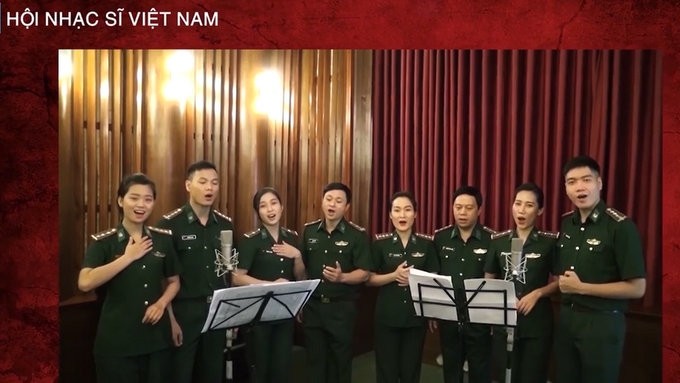 A performance at the online programme "Singing over COVID". (Photo: qdnd.vn)