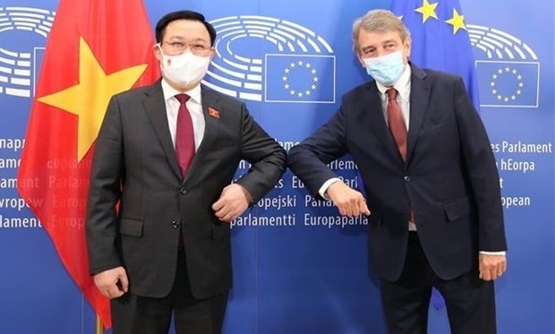 Vietnamese National Assembly Chairman Vuong Dinh Hue and President of the European Parliament David Sassoli (Photo: VNA)