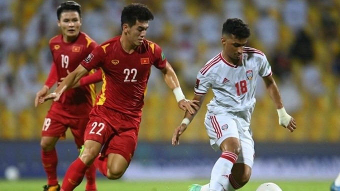 Vietnam forward Nguyen Tien Linh (#22) in action during a match in the World Cup qualifying round. (Photo: AFC)
