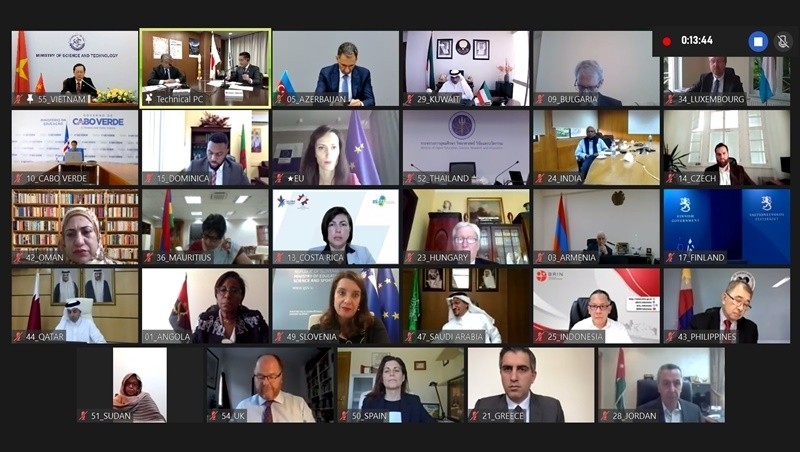 The virtual roundtable at the Science and Technology in Society Forum