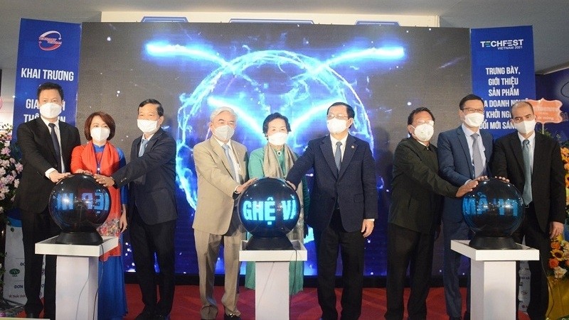 The launch ceremony of the technology and equipment information exchange