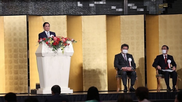 Prime Minister Pham Minh Chinh delivers a speech at the Vietnam-Japan investment promotion conference held in Tokyo on November 25. (Photo: VNA)