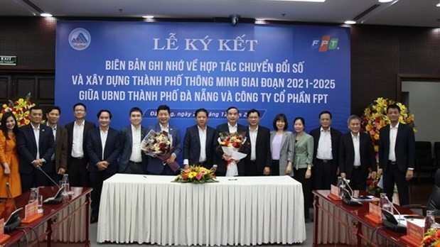 Da Nang and FPT agree to boost digital transformation in the city in 2021-25. (Photo courtesy of FPT Group)