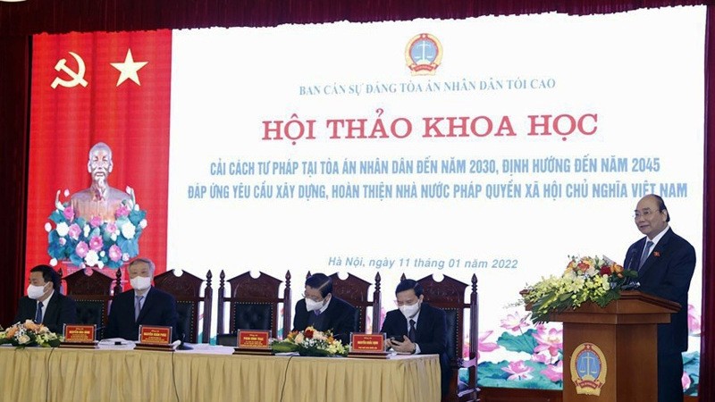  President Nguyen Xuan Phuc speaking at the symposium