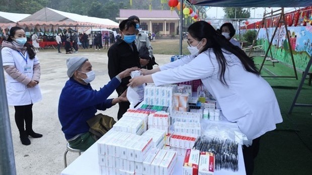 Medicines are offered to residents of Lang Son (Photo: VNA) 