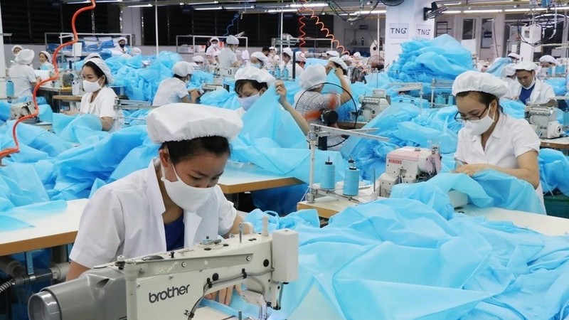 Vietnam's labour market is recovering gradually. (Photo: VNA)