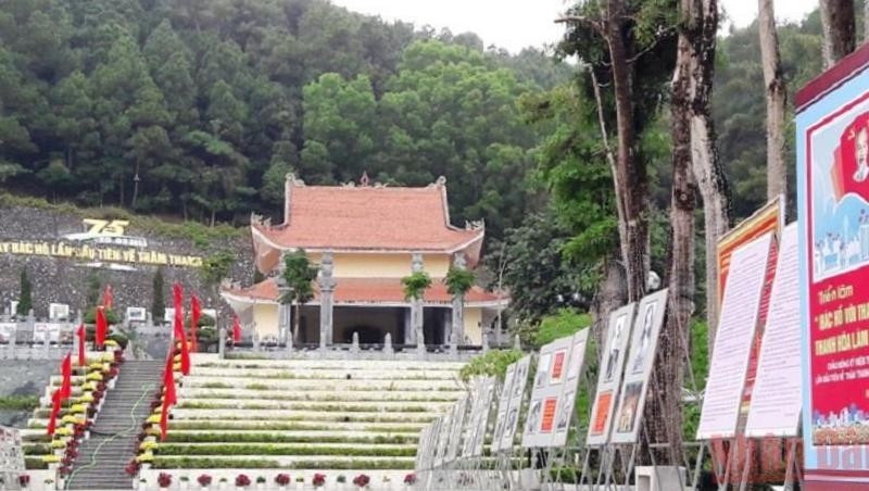 An exhibition entitled "Uncle Ho and Thanh Hoa - Thanh Hoa following Uncle Ho's teachings" was held at the complex of Rung Thong monuments and landscapes in Dong Son District, Thanh Hoa Province.