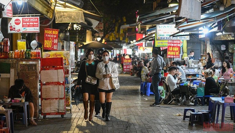 Hanoi removes 9pm-closure ban for dine-in food and beverage facilities