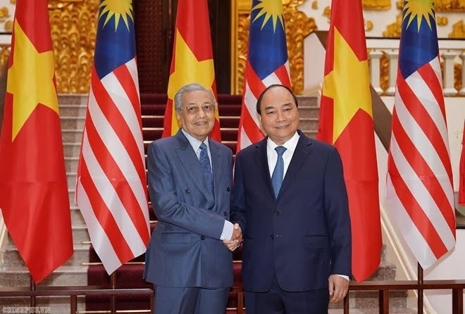 Prime Minister Nguyen Xuan Phuc and Malaysian Prime Minister Mahathir Mohamad in August 2019. (Photo: VGP)