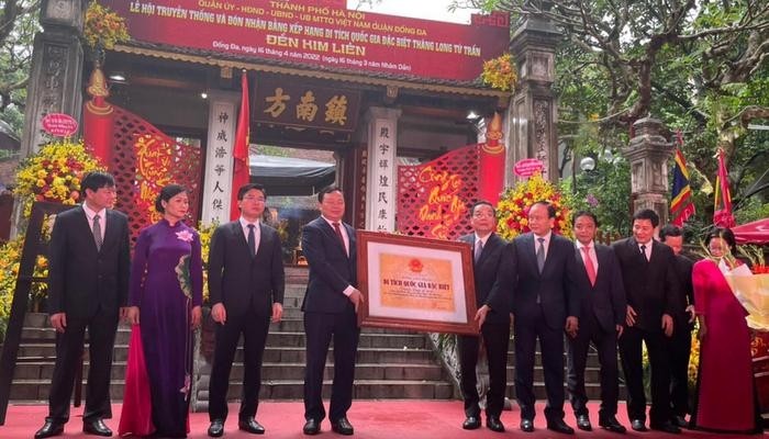 At the ceremony to receive certificate recognising Kim Lien Temple as a special national relic site (Photo: NDO)