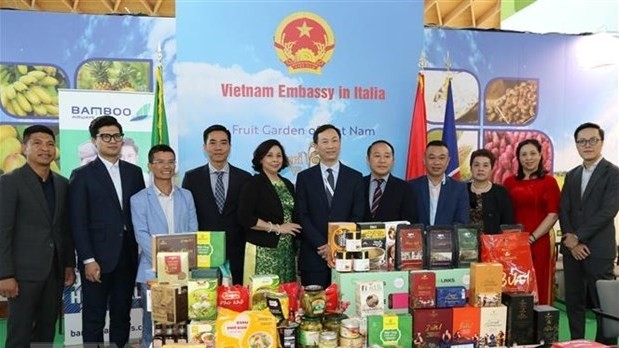 The Vietnamese pavilion called “Fruit Garden of Vietnam” exhibits fruit processed products, tea, coffee, spices and others. (Photo: VNA)