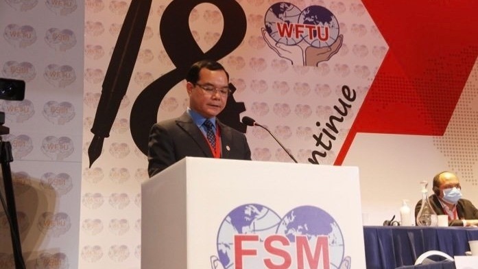 VGCL President Nguyen Dinh Khang speaking at the congress. (Photo: VNA)