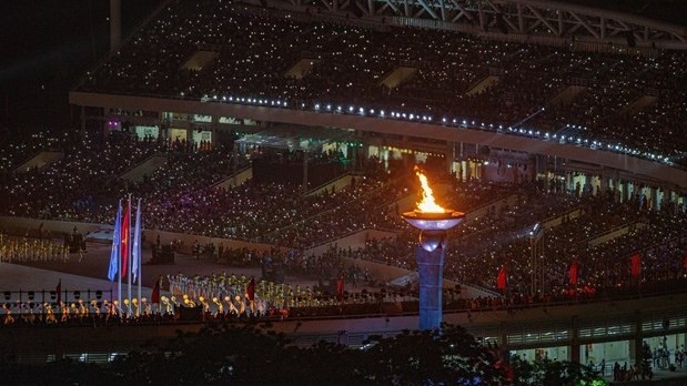 The torch of SEA Games 31 is lit during the opening ceremony (Photo: VNA)