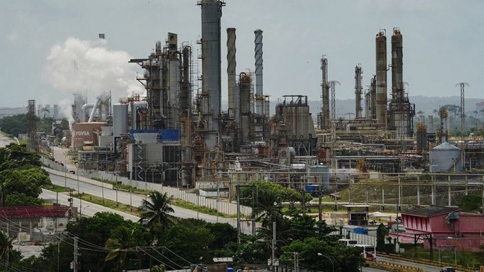  Venezuelan oil refinery (Photo: THE WALL STREET JOURNAL).