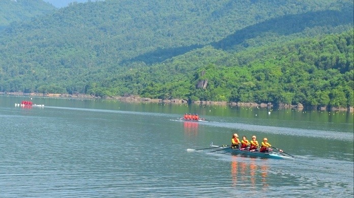Over 400 athletes compete at National Rowing and Canoeing Clubs Championship (Photo: baodanang.vn)