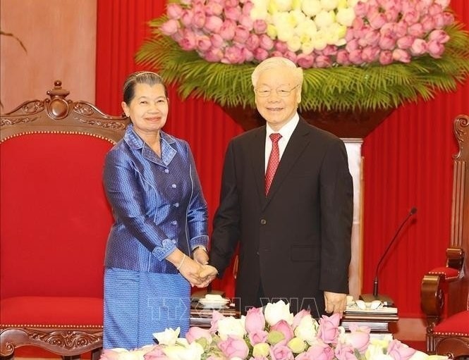 Party General Secretary Nguyen Phu Trong receives Vice President of the ruling Cambodian People's Party (CPP) and Deputy Prime Minister of Cambodia Men Sam An. (Photo: VNA)