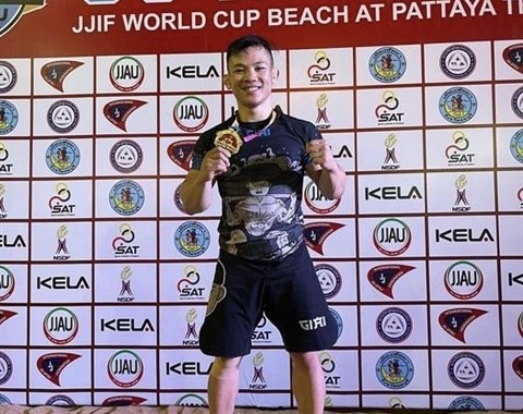 Dao Hong Son of Vietnam wins a gold from the Jujitsu World Cup Beach 2022 on June 23 in Thailand. (Photo from Dao Hong Son Facebook)