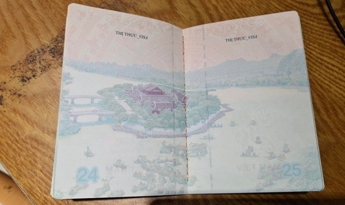 Each page of the new passport is printed with popular Vietnamese scenic landscapes and cultural heritage.