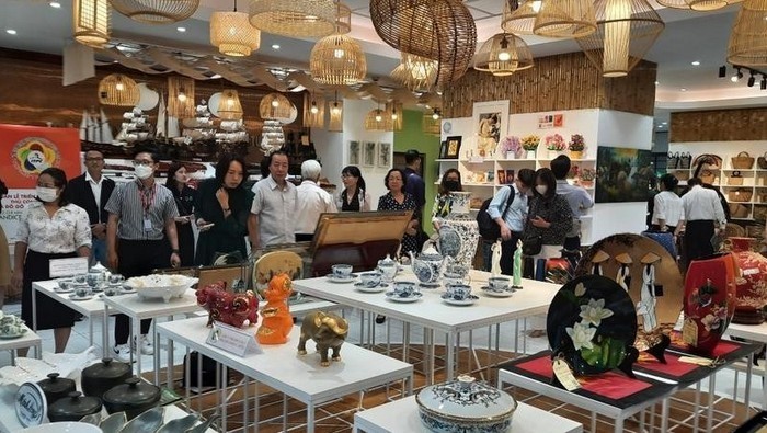 The event features thousands of high-quality products. (Photo: NDO)