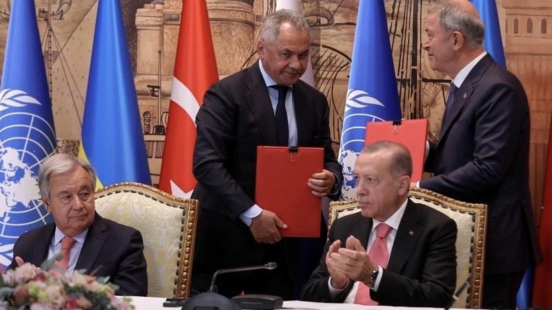 UN Secretary-General Antonio Guterres, Russia's Defence Minister Sergei Shoigu and Turkish President Recep Tayyip Erdogan attend a signing ceremony in Istanbul, Turkey on July 22, 2022. (Source: Reuters)