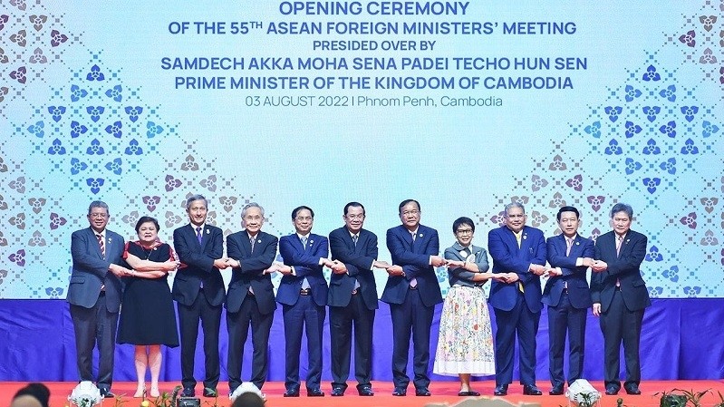 Delegates attend the opening ceremony of the 55th ASEAN Foreign Ministers’ Meeting. (Photo: baoquocte.vn)