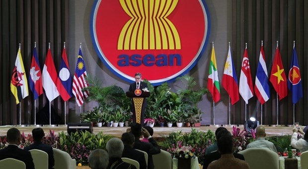 Secretary General of ASEAN Lim Jock Hoi speaks at the event. (Photo: VNA)