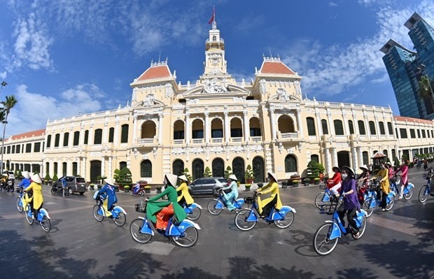 World Travel Awards describes Ho Chi Minh City as a metropolis of boundless energy which draws together both old and new Vietnam (Photo: VNA)