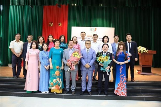 A new executive board is elected at the third congress of the Vietnam-Palestine Friendship Association’s Hanoi chapter (VPFA Hanoi) on August 15. (Photo: VNA)
