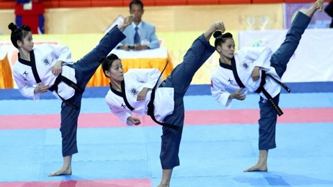 Chau Tuyet Van (left) contributes two of Vietnam’s poomsae gold medals. (file image)