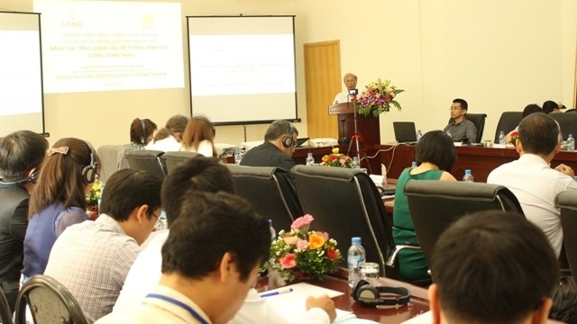  Nguyen Trung Hoa, Director General of Department of Science, Technology and Environment of the MOC, speaks at the workshop.