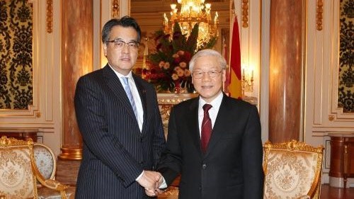 Party General Secretary Trong and President of the Democratic Party of Japan (DPJ) Okada Katsuya (Photo:VNA)