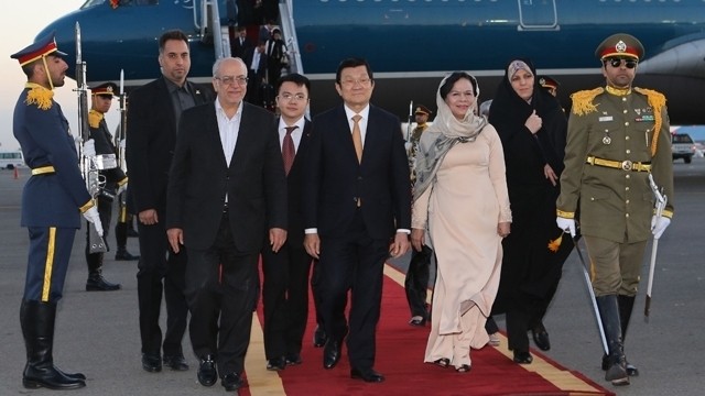 President Truong Tan Sang and his entourage were welcomed at Mehrabad International Airport in the capital city of Tehran late on March 13. (Credit: VNA)