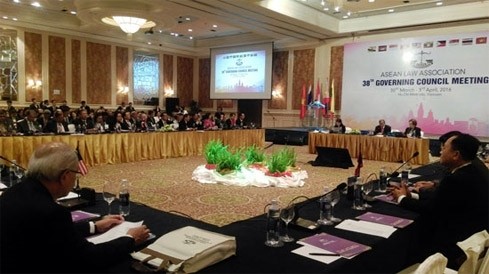 The meeting approved the resolution on the harmonised regulatory framework for liberalisation of legal services within the ASEAN Community. (Credit: sggp.org.vn)