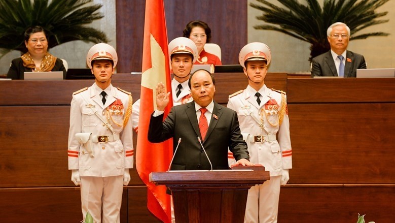 PM Phuc taking the oath of office