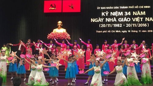 At the ceremony celebrating Vietnamese Teachers’ Day in Ho Chi Minh City. (Credit: VOV)