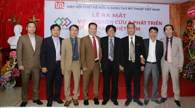 Leaders of the Vietnam Institute for Green Urban Research and Development 