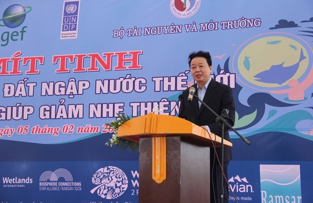 MoNRE Minister Tran Hong Ha speaks at the ceremony. (Photo: dantri.com.vn)