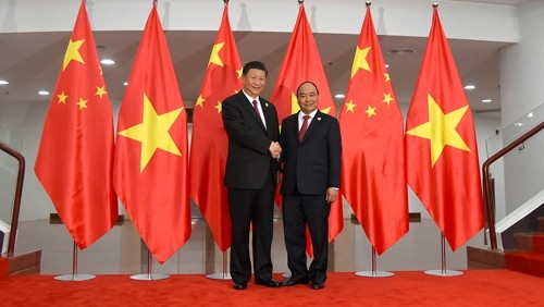 Prime Minister Nguyen Xuan Phuc and Chinese President Xi Jinping