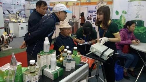 The 24th Vietnam Medipharm Expo attracts a large number of visitors. (Credit: VNA)