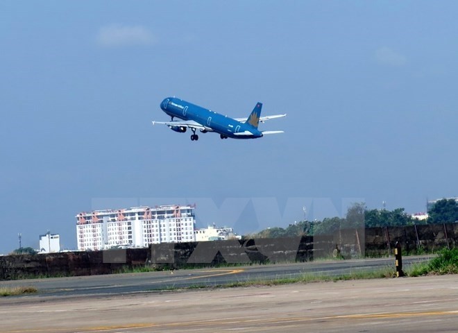 A plane takes off at Tan Son Nhat Airport, Ho Chi Minh City. Illustrative image (Photo: VNA)