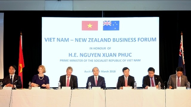 PM Nguyen Xuan Phuc (C) attends the Vietnam-New Zealand Business Forum in Auckland on March 13. (Photo: VGP)
