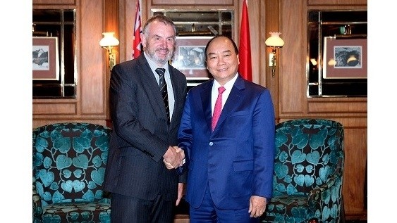 PM Nguyen Xuan Phuc meets with Speaker of the New Zealand House of Representatives, Trevor Mallard on March 13. (Photo: VGP)