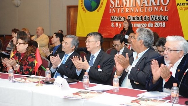 Vietnamese delegation at the seminar (Credit: vietnamplus)