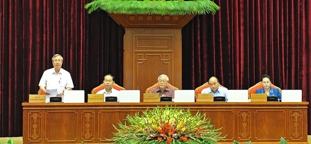 At the fourth working day of the 7th plenary session on May 10