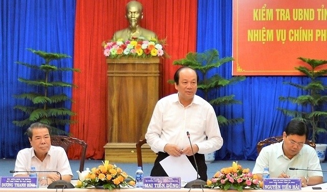 Minister-Chairman of the Government’s Office, Mai Tien Dung, speaking at the working session