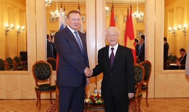 Party General Secretary Nguyen Phu Trong (R) receives Sergei Kudryashov, General Director at Zarubezhneft. (Photo: VNA)
