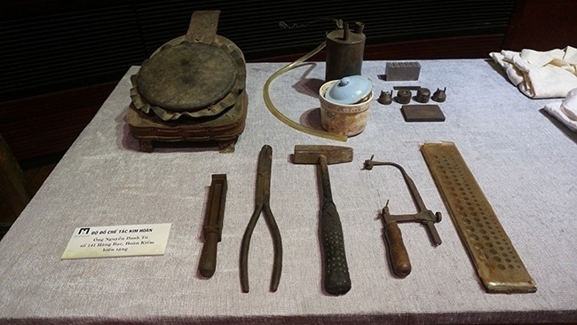 Several artefacts donated to the Hanoi Museum at the ceremony on September 12