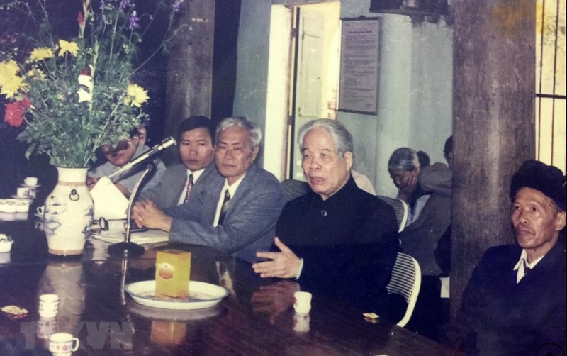 Former General Secretary of the Communist Party of Vietnam Central Committee Do Muoi visited Dong My commune on the occasion of receiving the title of ‘Labor Hero of the period of the anti-French resistance war’ in 2000.